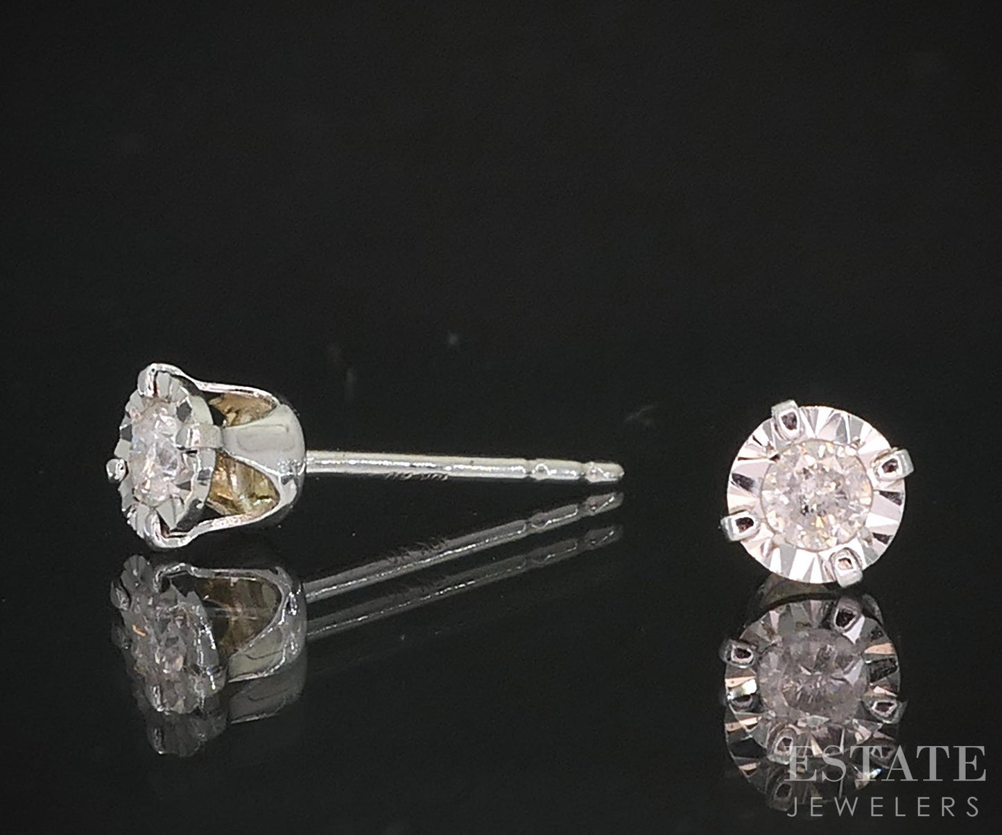 10k White Gold Round Natural .10ctw Diamond Stud Earrings i19437b