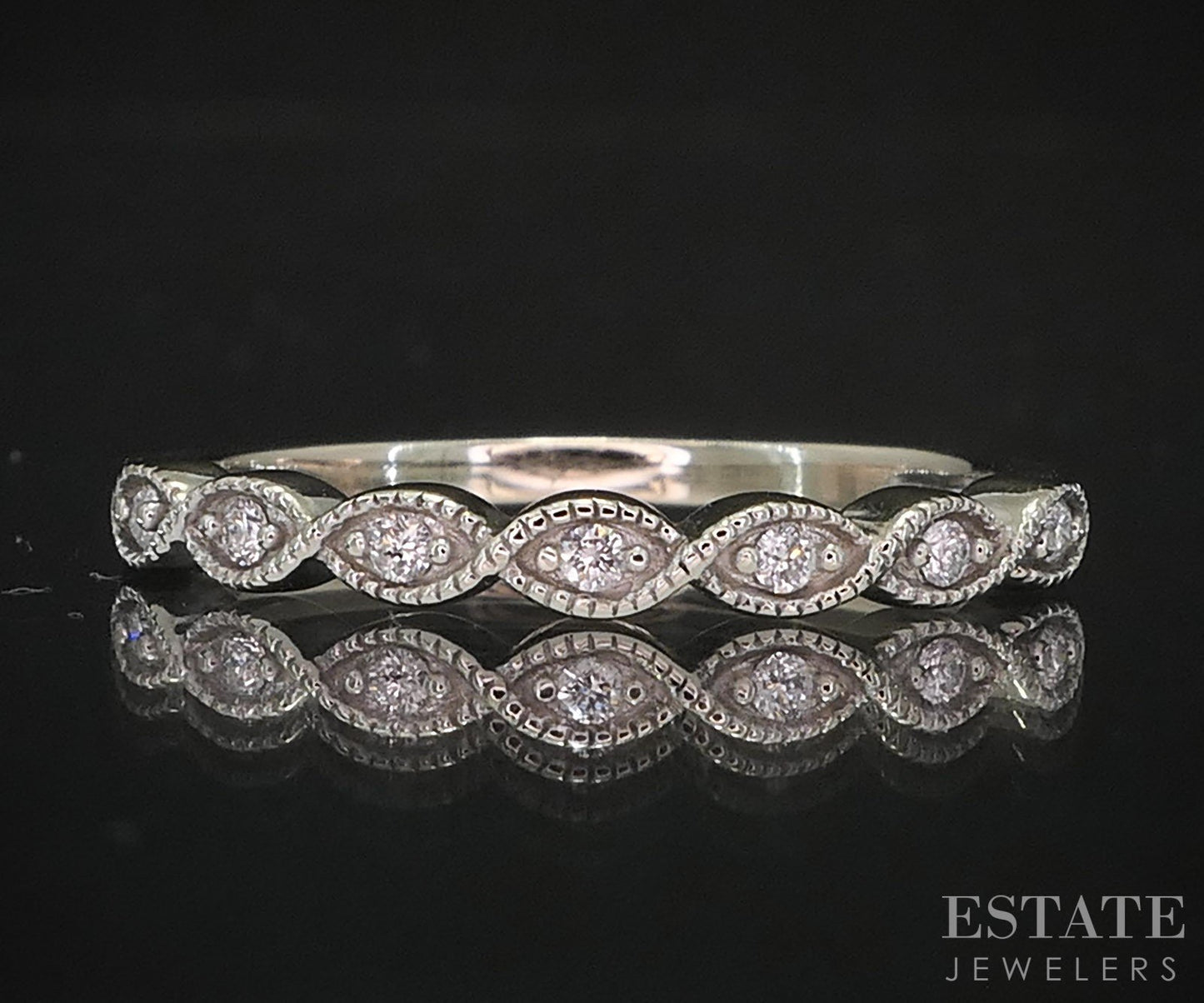 10k White Gold Natural .07ctw Diamond Ladies Wedding Band 1.4g i19432b