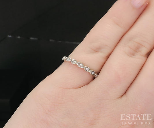 10k White Gold Natural .07ctw Diamond Ladies Wedding Band 1.4g i19432b