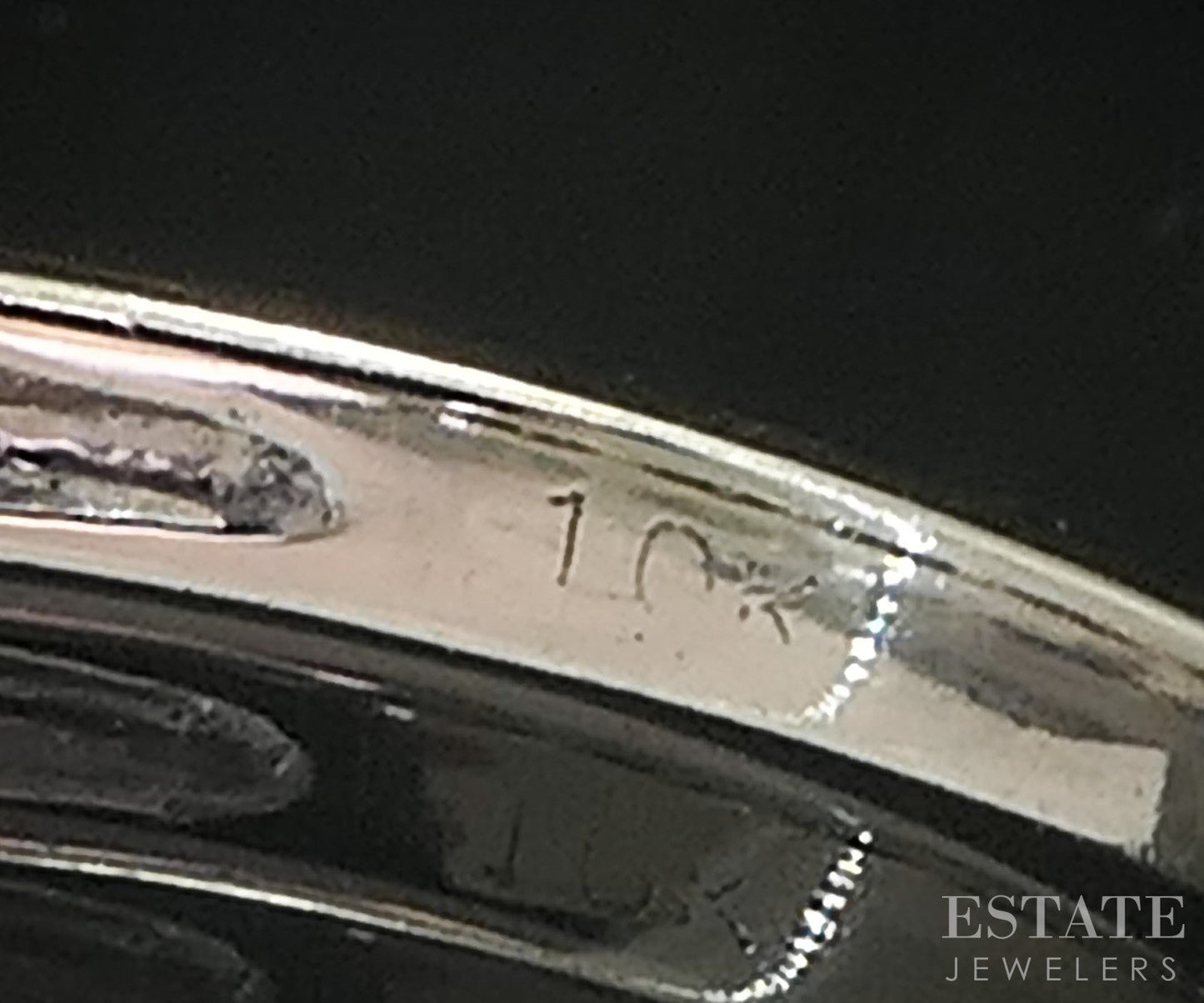 10k White Gold Natural .07ctw Diamond Ladies Wedding Band 1.4g i19432b