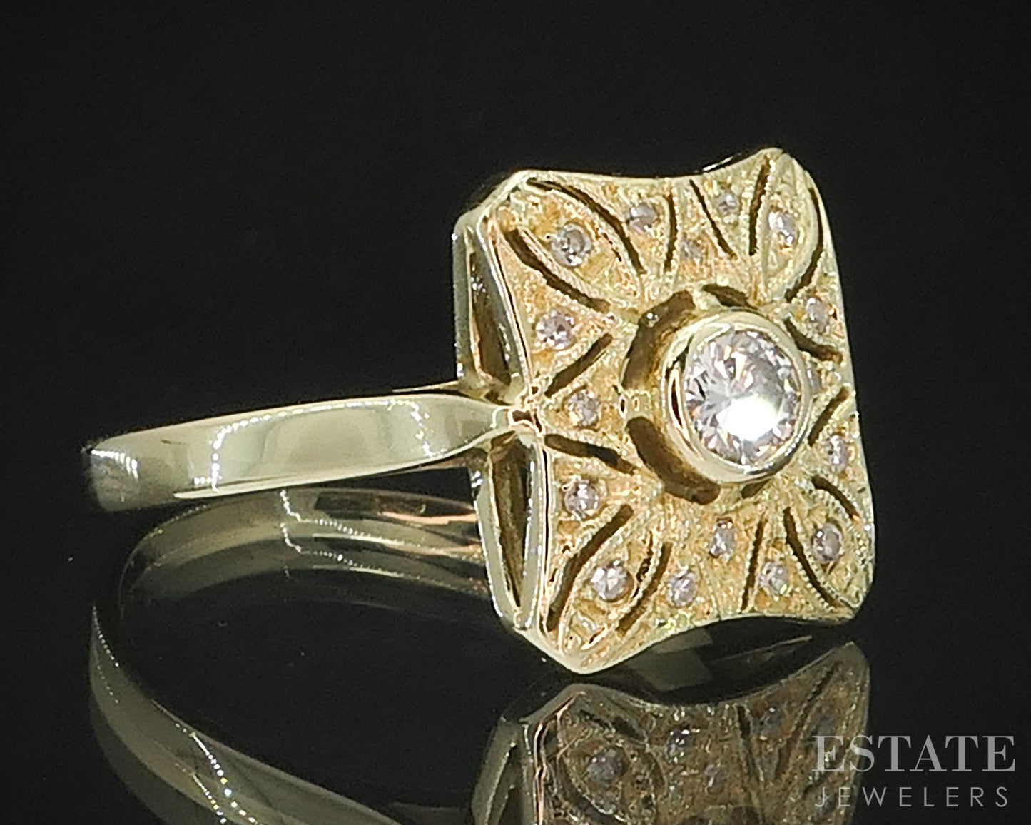 Vintage 14k Yellow Gold Natural .16ctw Diamond Filigree Shield Ring 4g i19529