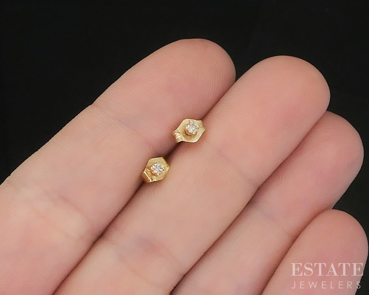 14k Yellow Gold Round Natural .05ctw Diamond Stud Earrings i19654b