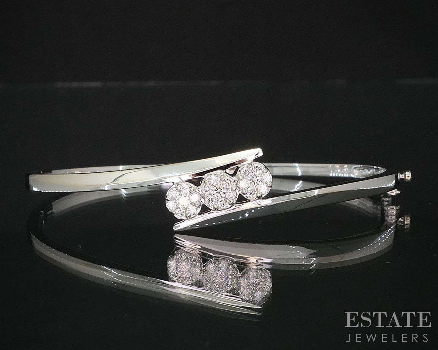 14k White Gold Round Natural .25ctw Diamond Hinged Bangle Bracelet 12.4g i19698b