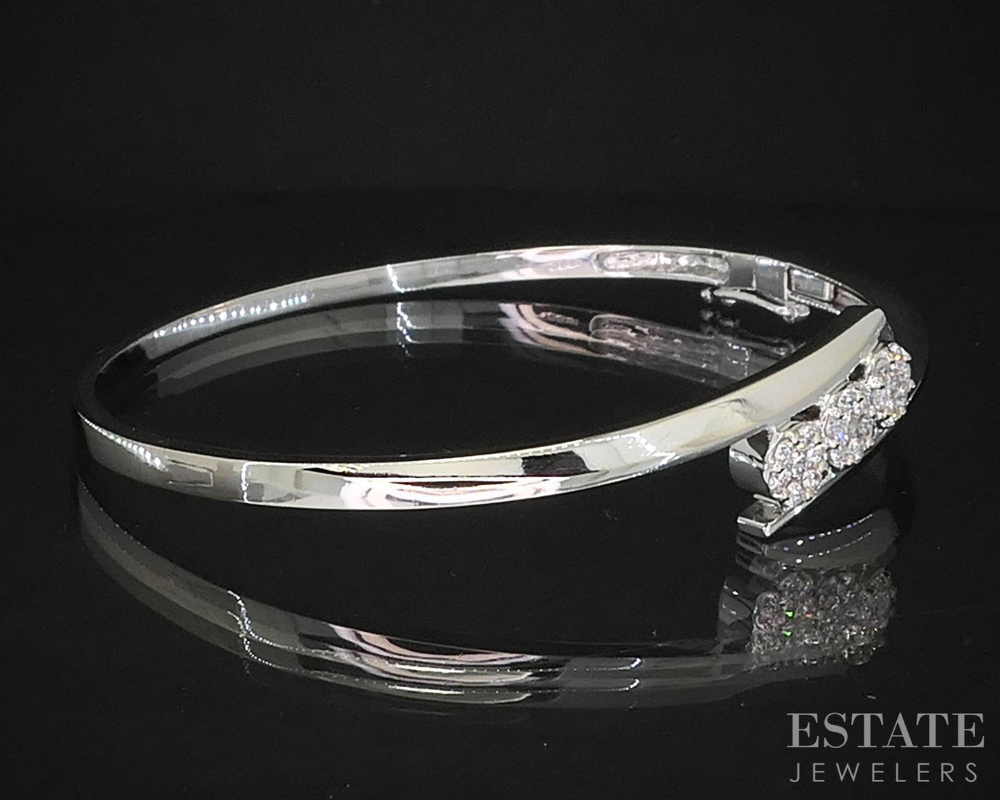 14k White Gold Round Natural .25ctw Diamond Hinged Bangle Bracelet 12.4g i19698b