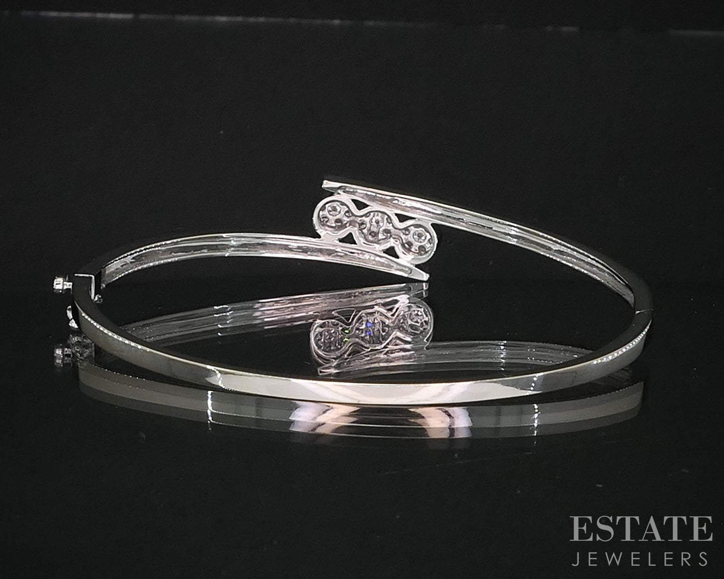 14k White Gold Round Natural .25ctw Diamond Hinged Bangle Bracelet 12.4g i19698b