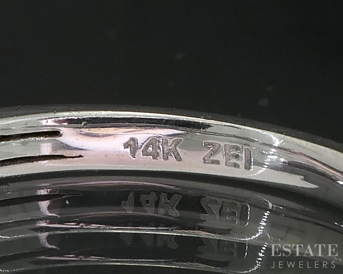 14k White Gold Natural .10ctw Diamond Ladies Contour Wedding Band 1.3g i19763