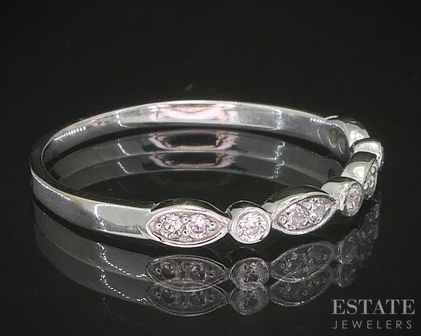 14k White Gold 2mm Natural .10ctw Diamond Ladies Wedding Band 1.8g i20110b