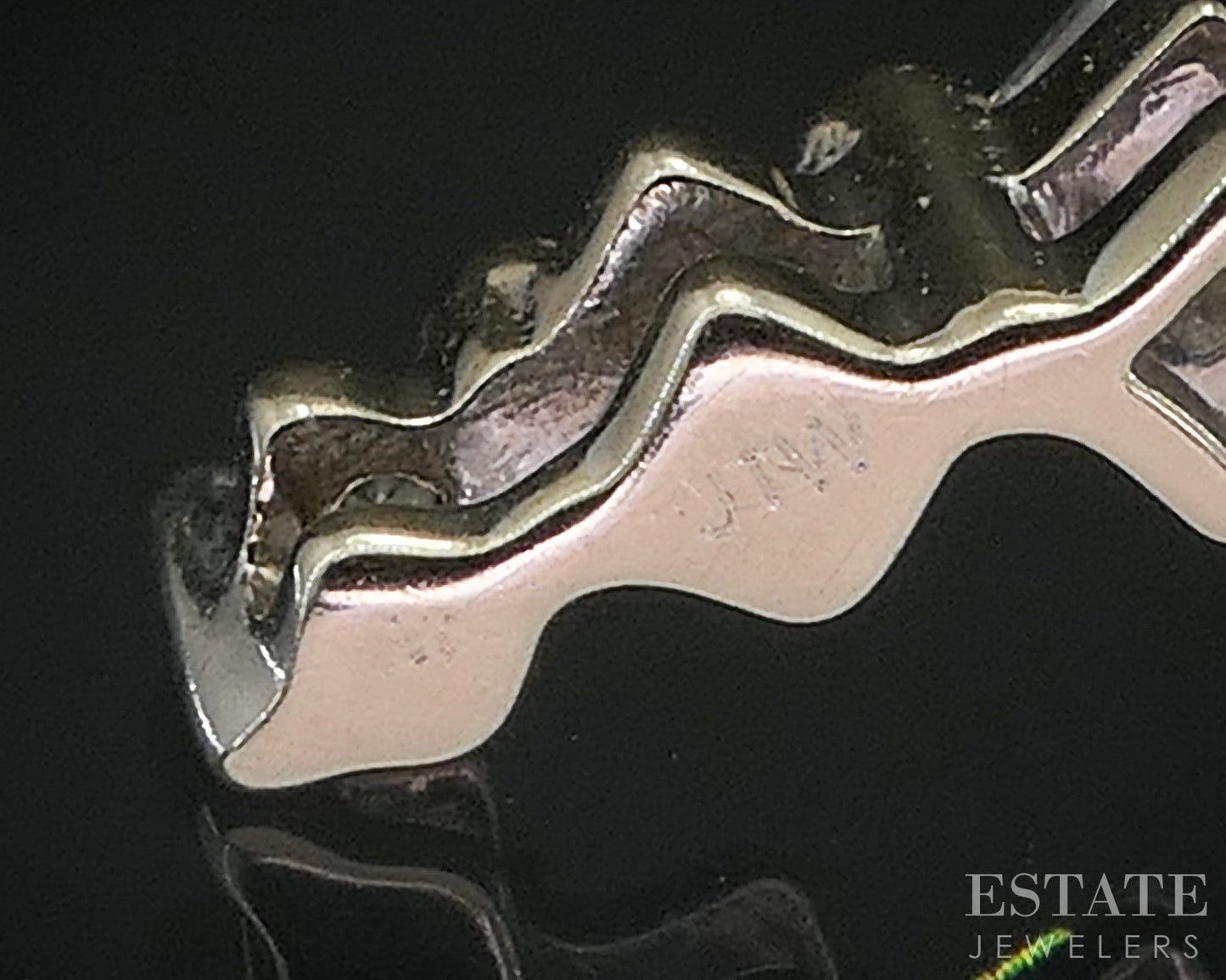 14k White Gold Princess Natural .30ctw Diamond Waterfall Pendant 0.7g i20132b