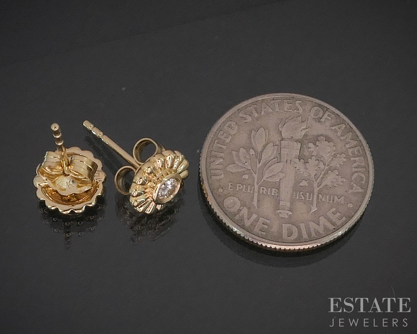 14k Yellow Gold Round Natural .14ctw Diamond Flower Stud Earrings 1.2g i20235