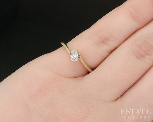 18k Yellow Gold Oval Natural .17ct Diamond Solitaire Ring 2.7g p16179b