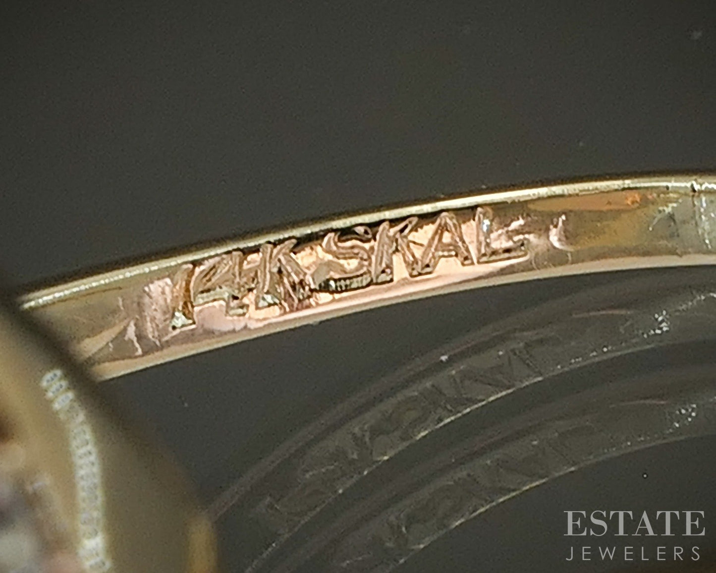 Vintage 14k Yellow Gold Oval Natural Opal & Diamond Ladies Ring 5.0g p26995