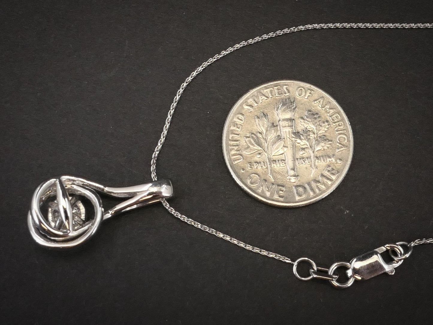 14k White Gold Round Cut Natural .78ctw Diamond Free Form Necklace 3.3g i7920