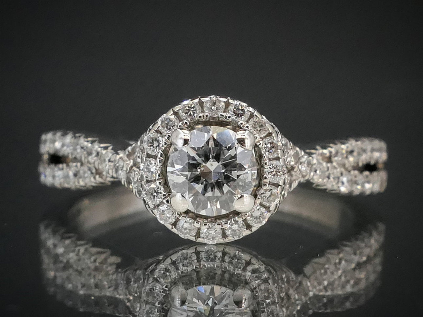 14k White Gold Halo Round Natural .53ctw Diamond Engagement Ring 3.1g i11267