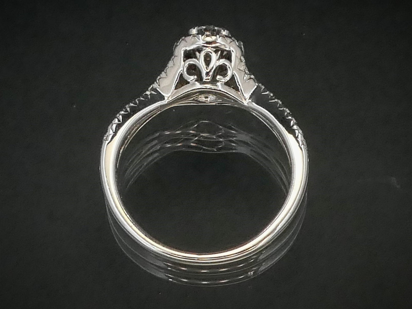 14k White Gold Halo Round Natural .53ctw Diamond Engagement Ring 3.1g i11267
