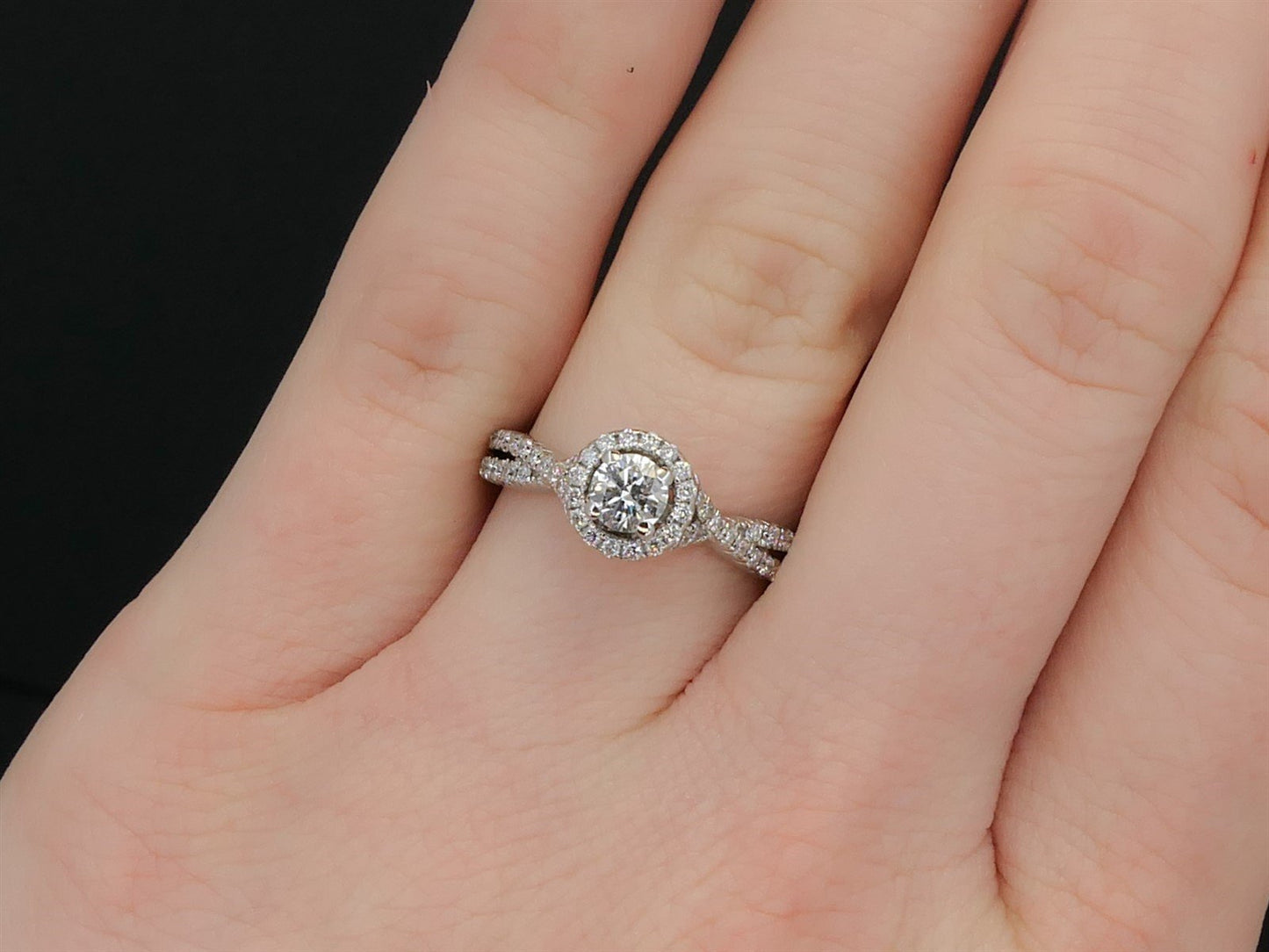 14k White Gold Halo Round Natural .53ctw Diamond Engagement Ring 3.1g i11267