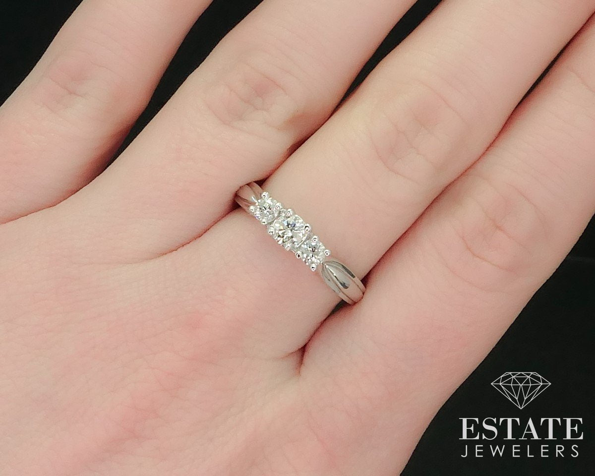 14k White Gold Round Natural .55ctw Diamond Engagement Ring 4g i15341