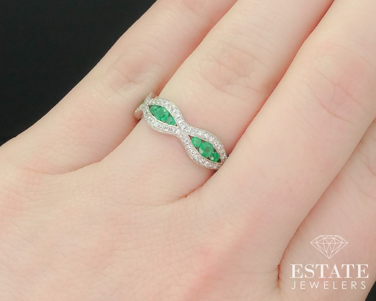 14k White Gold Natural .80ctw Emerald & Diamond Ladies Band Ring 3.8g i15509