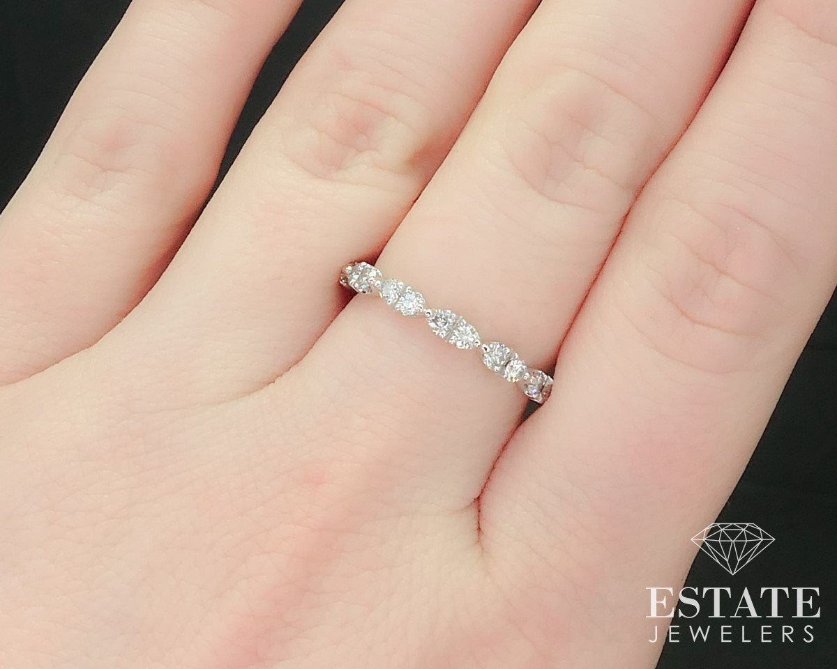 14k White Gold Natural .47ctw Diamond Ladies Wedding Band Ring 2.0g i15504