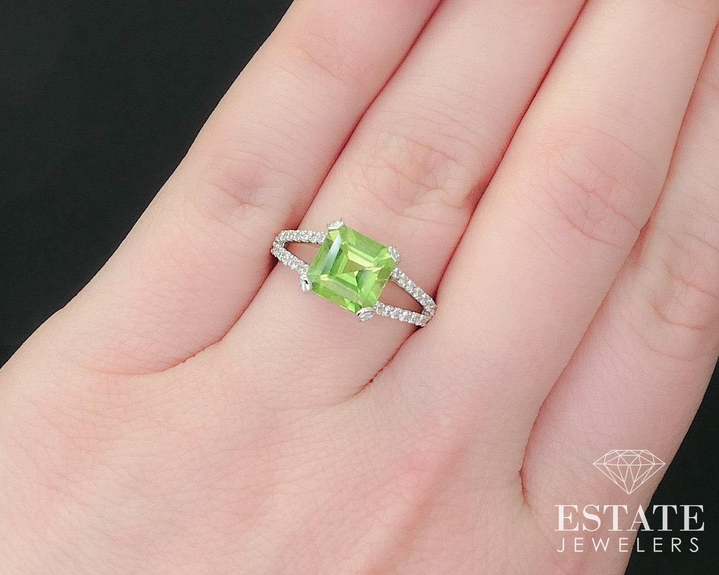 18k White Gold Asscher Natural Peridot & Diamond Ladies Ring 4.0g i15805