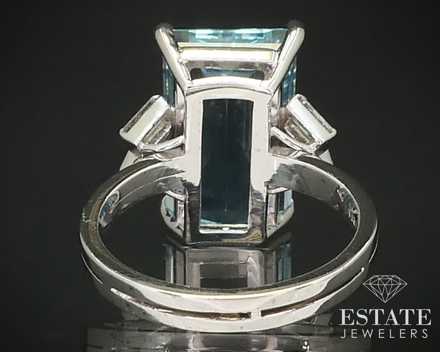 18k White Gold Emerald Cut Natural 8ct Aquamarine & Diamond Ring 7.7g i16234