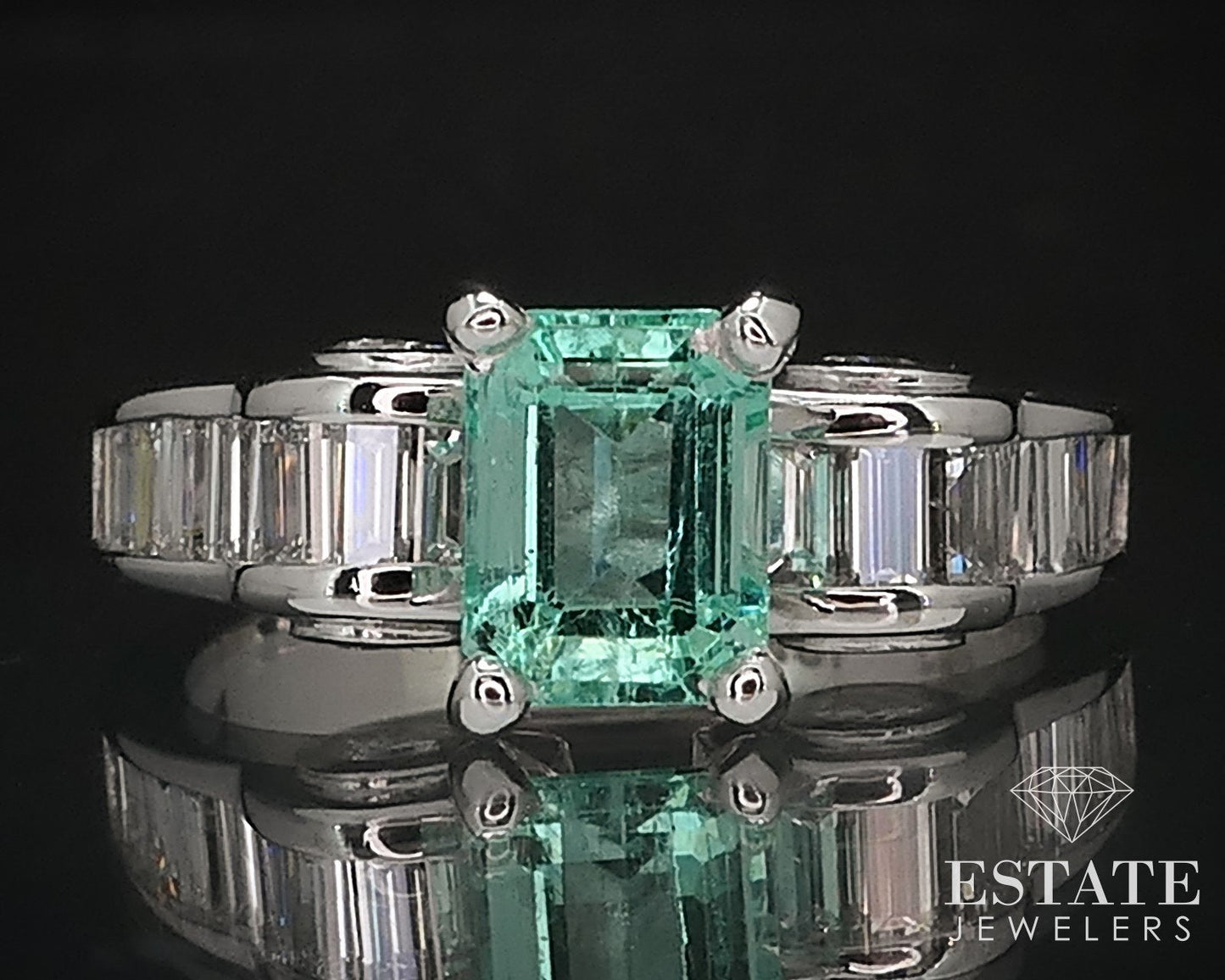 18k White Gold Natural .97ct Emerald & Diamond Ladies Ring 6.8g i16556