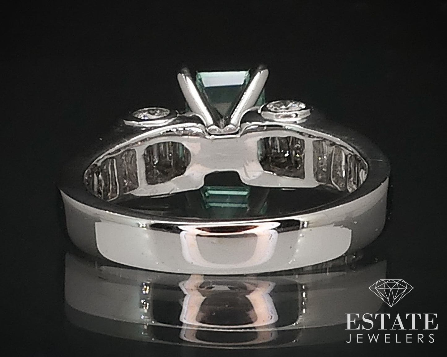 18k White Gold Natural .97ct Emerald & Diamond Ladies Ring 6.8g i16556
