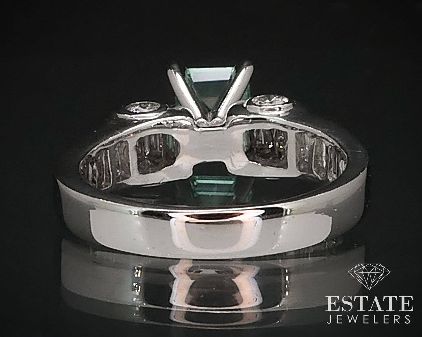 18k White Gold Natural .97ct Emerald & Diamond Ladies Ring 6.8g i16556