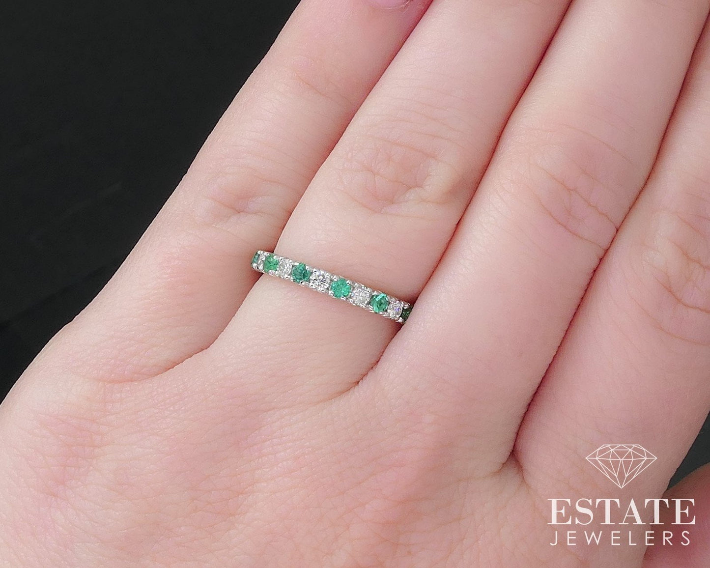 14k White Gold Natural Emerald & Diamond Ladies Band Ring 2.4g i16827