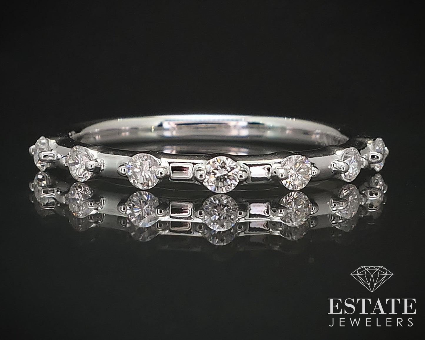 14k White Gold Round Natural .22ctw Diamond Ladies Wedding Band 1.7g p70939