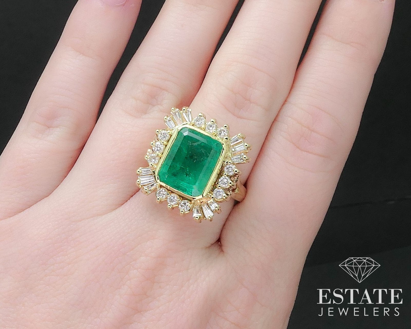 Vivid 14k Yellow Gold Natural Emerald & Diamond Cocktail Halo Ring 12.6g i17112