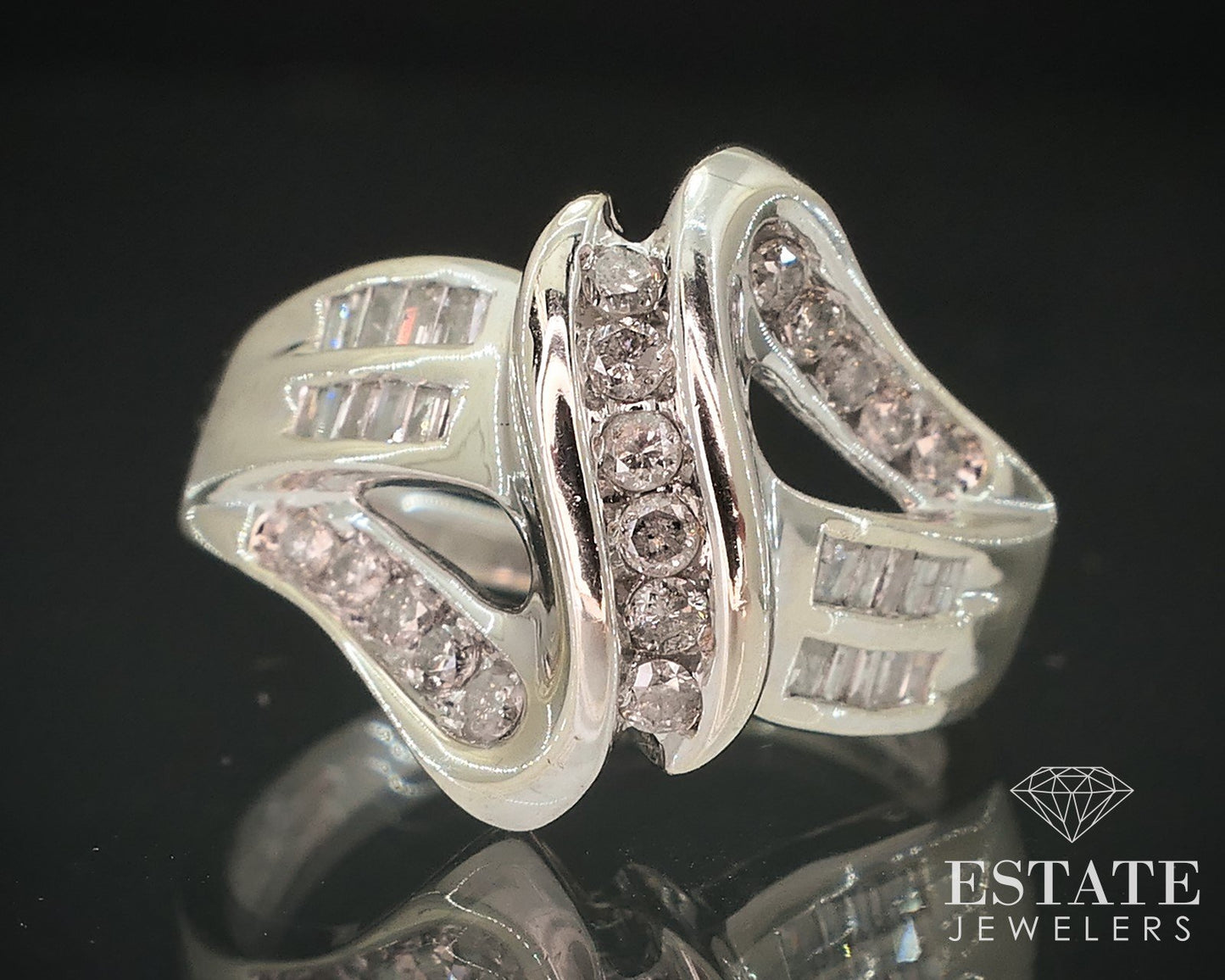 10k White Gold Natural .36ctw Diamond Crossover Ladies Band Ring 3.9g i17965b