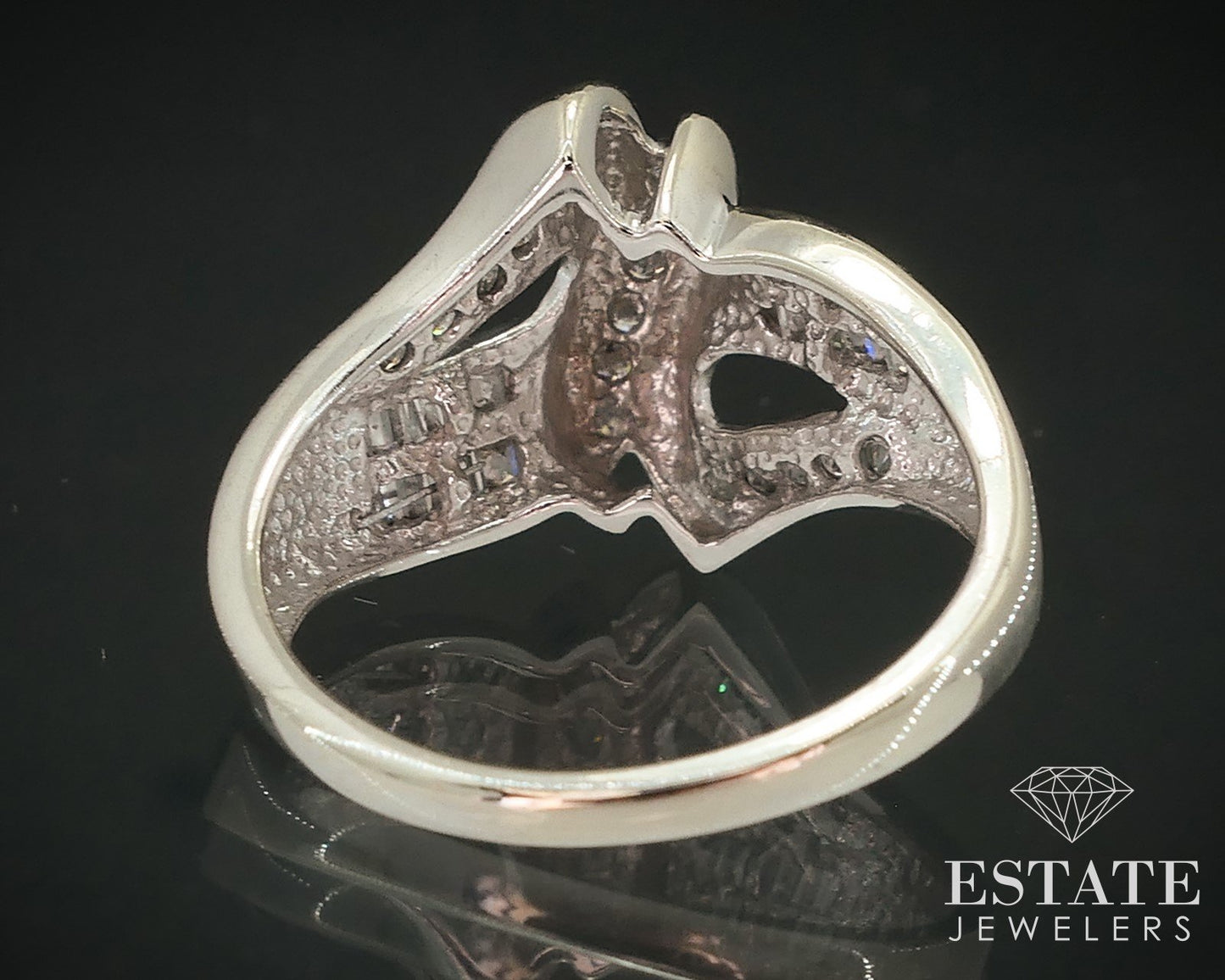 10k White Gold Natural .36ctw Diamond Crossover Ladies Band Ring 3.9g i17965b