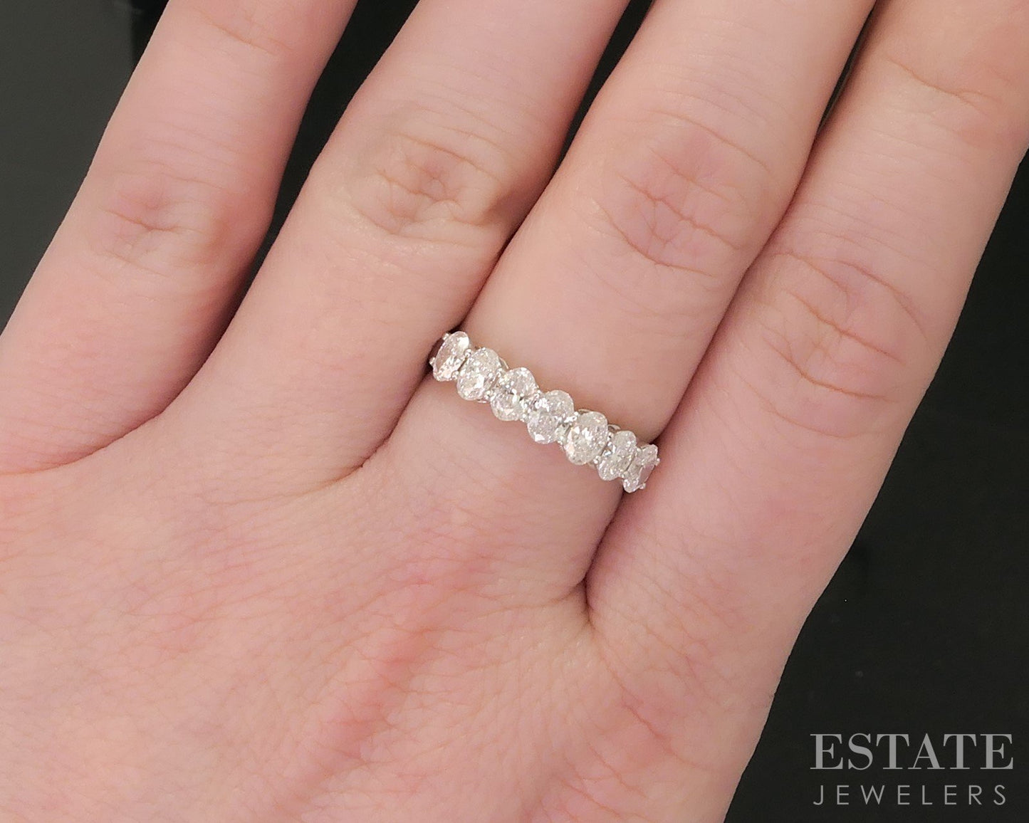 14k White Gold Oval Lab Created 1.08ctw Diamond Ladies Wedding Band 2.4g i16037