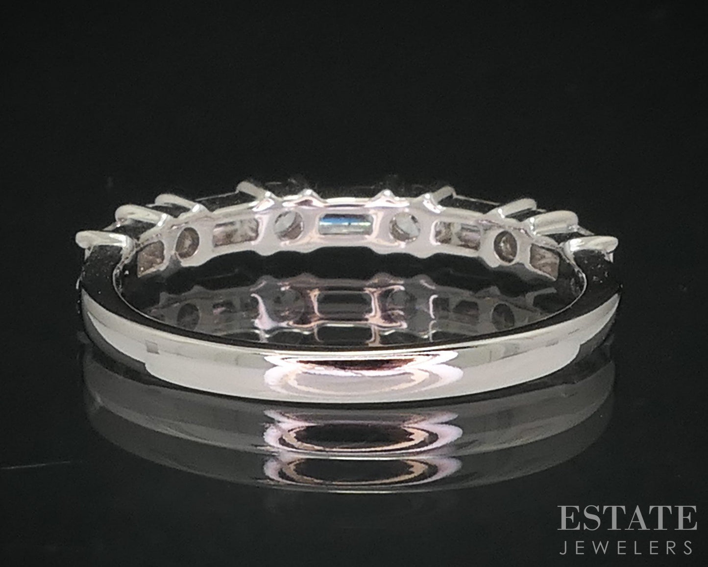 14k White Gold Lab Created .50ctw Diamond Ladies Wedding Band 2.1g i16043