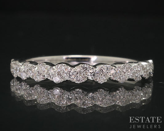 14k White Gold Round Lab Created .26ctw Diamond Ladies Wedding Band 1.9g p65228