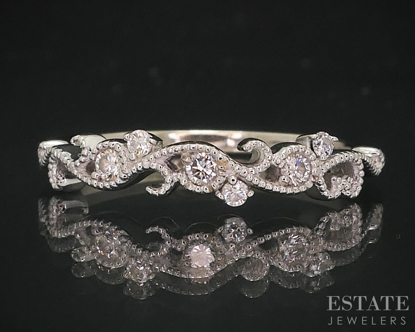 10k White Gold Natural .10ctw Diamond Vine Ladies Wedding Band 1.8g i18132