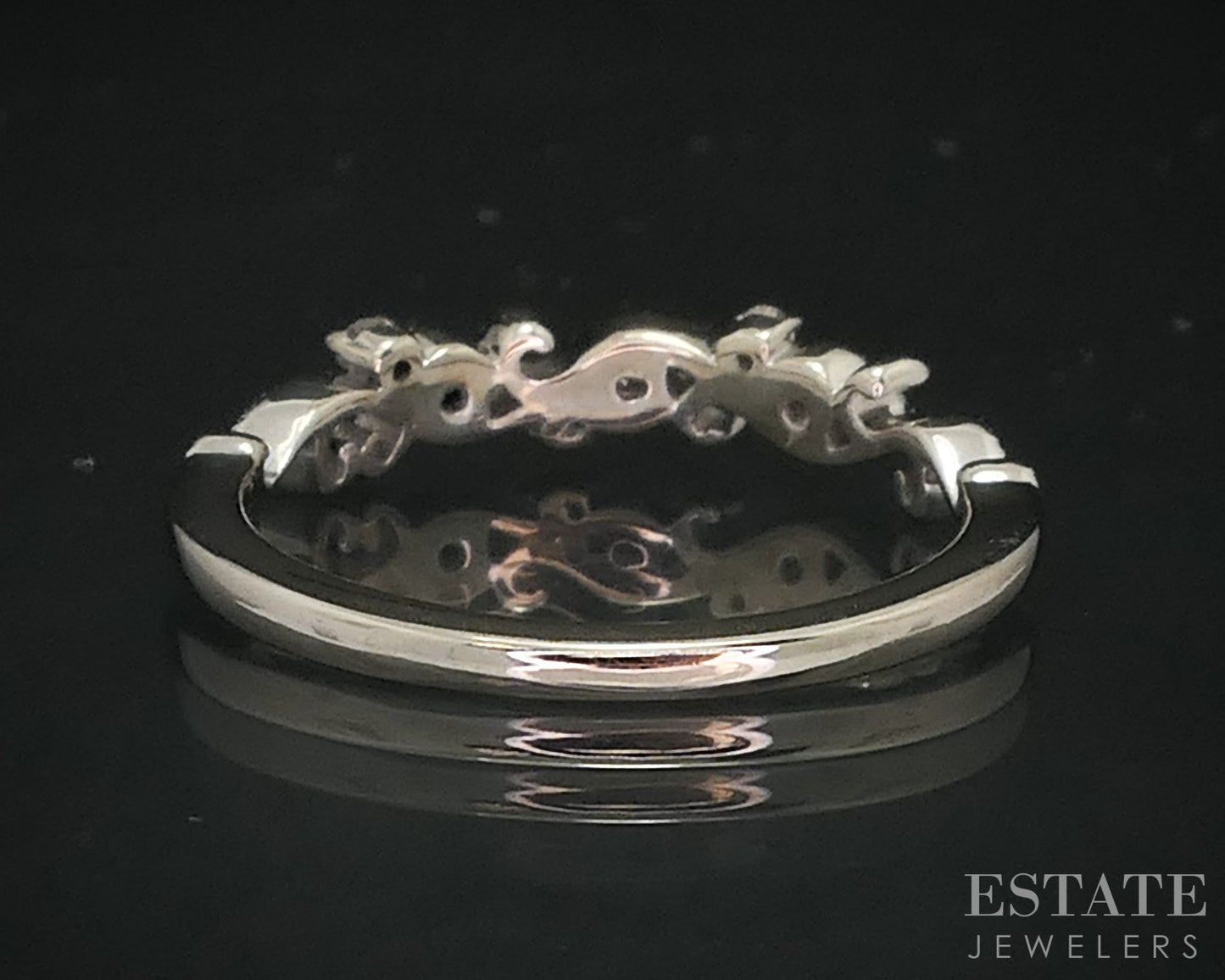 10k White Gold Natural .10ctw Diamond Vine Ladies Wedding Band 1.8g i18132