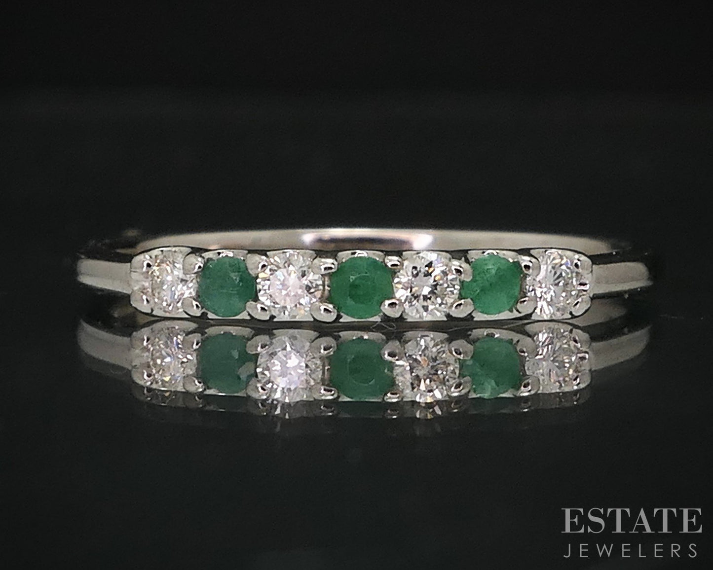 14k White Gold Natural Emerald & Diamond Ladies Band Ring 1.8g i18281