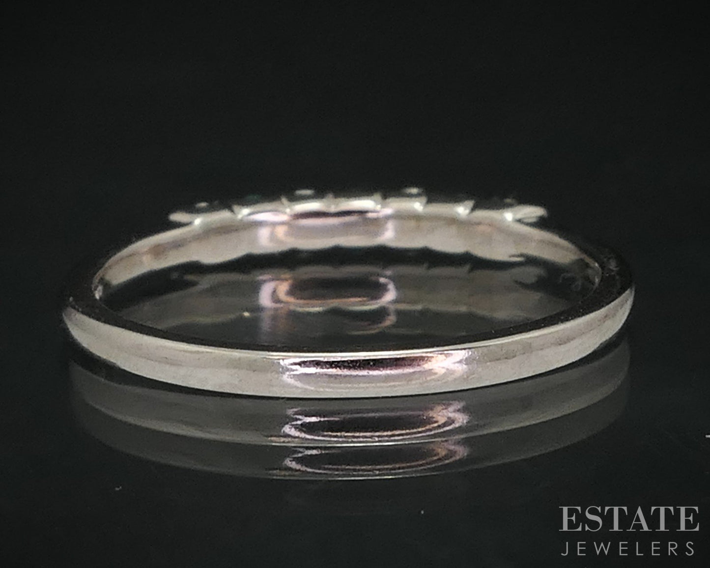 14k White Gold Natural Emerald & Diamond Ladies Band Ring 1.8g i18281