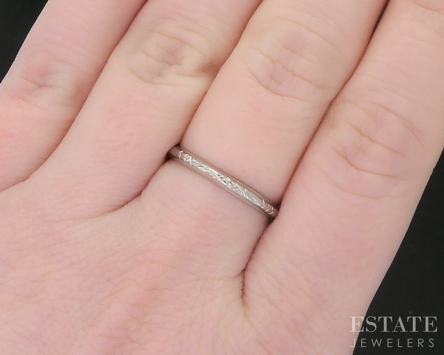Antique 18k White Gold 2mm Engraved Ladies Wedding Band 1.7g i18351b
