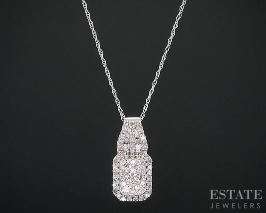 10k White Gold Natural .25ctw Diamond Cluster Ladies Necklace 2.3g 18"L i18485