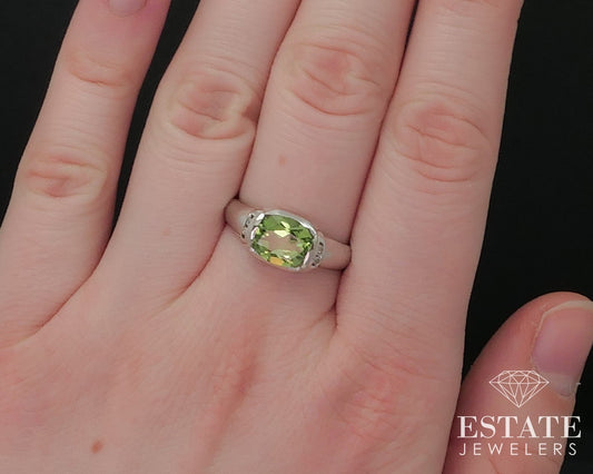 10k White Gold Oval Natural Peridot & Diamond Ladies Band Ring 2.3g i18499b