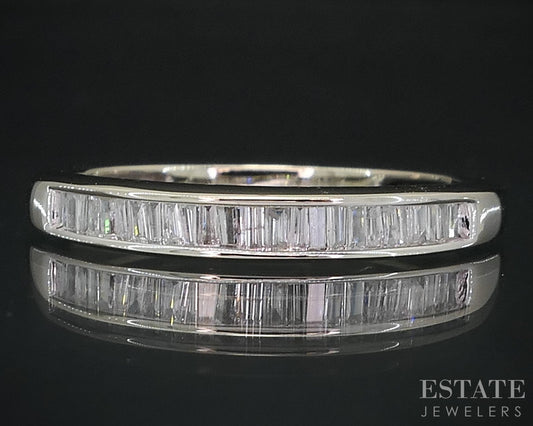 14k White Gold Natural .33ctw Diamond Ladies Wedding Band 1.7g i18593b