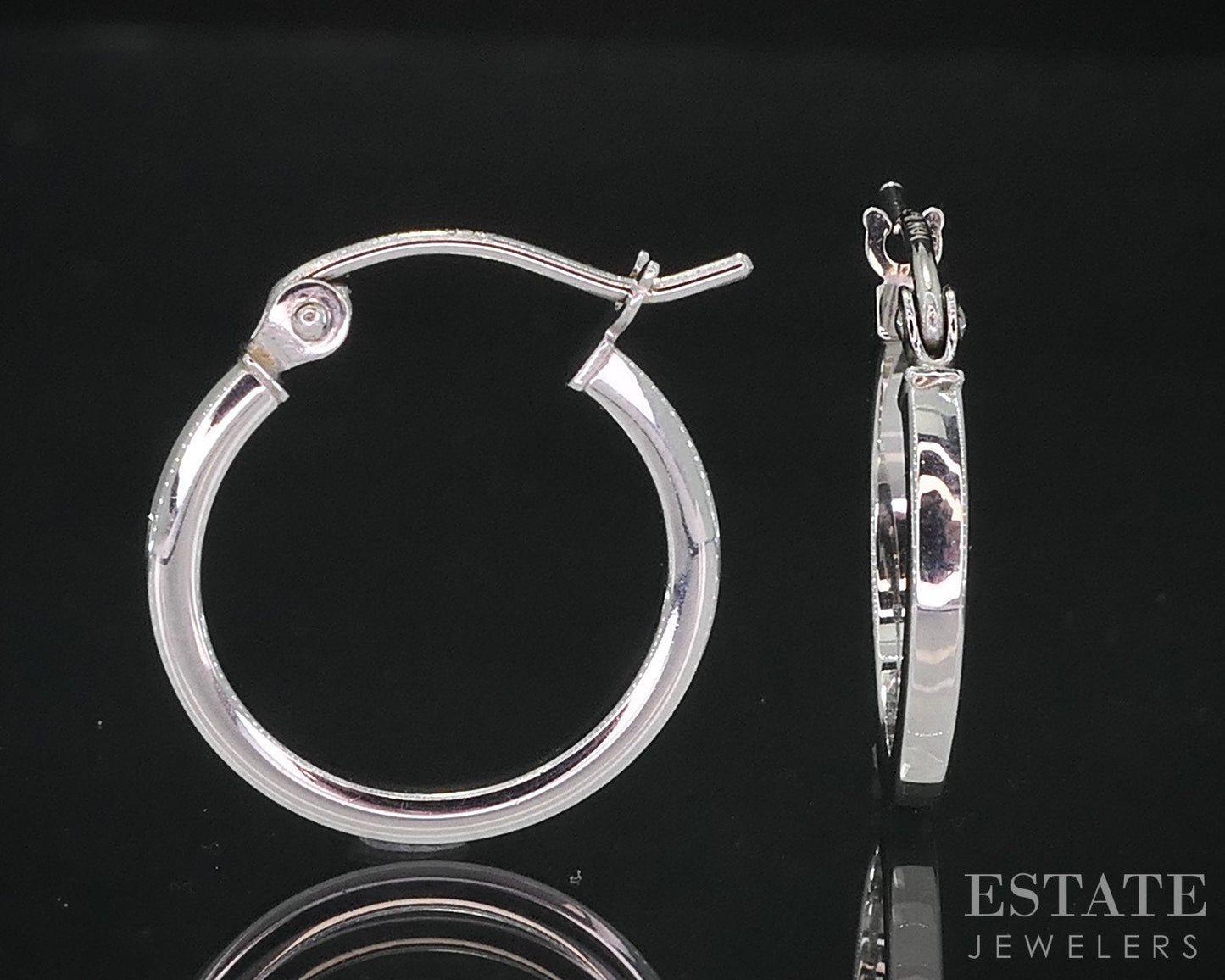 10k White Gold Smooth Squared Hoop Ladies Earrings 0.7g i18790