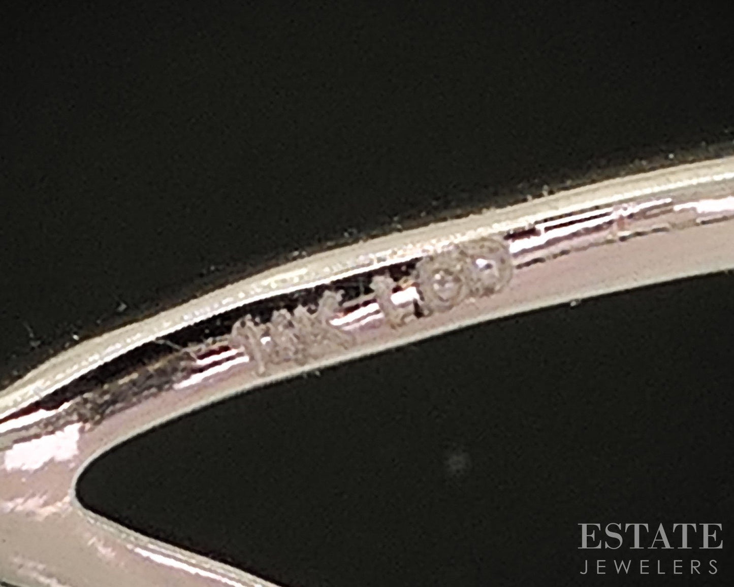 14k White Gold Lab Created .07ctw Diamond Ladies Flower X Band Ring 1.6g i18895