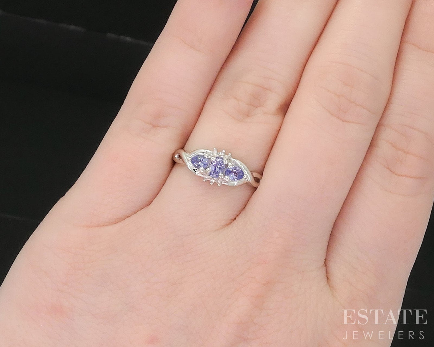 10k White Gold Natural Tanzanite & Diamond Ladies Band Ring 1.8g i19044b