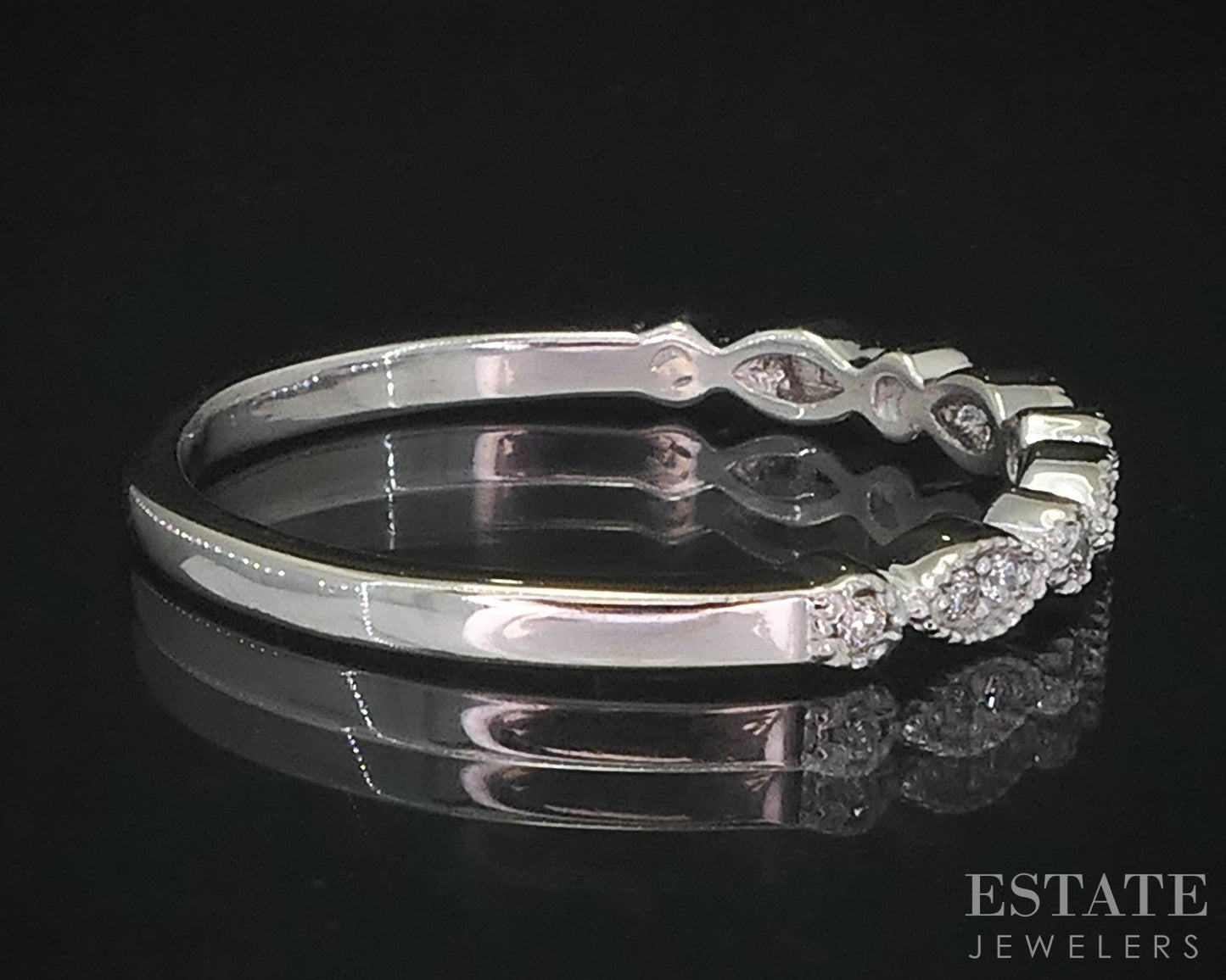 14k White Gold Natural .10ctw Diamond Ladies Wedding Band 2.2g i19030b