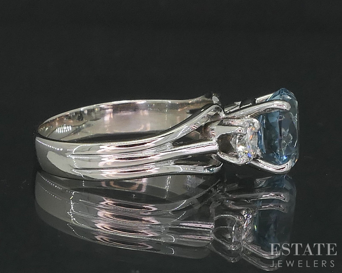 14k White Gold Oval Natural 2ct Aquamarine & Diamond Ladies Ring 3.9g i19124