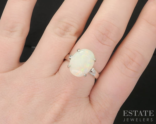 Vintage 14k White Gold Oval Natural Opal & Diamond Ladies Ring 5.0g i19334
