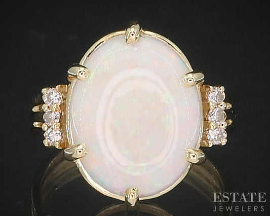 Vintage 14k Yellow Gold Oval Natural Opal & Diamond Ladies Ring 4.1g i19395b